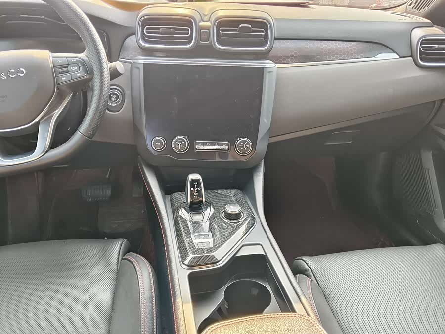 Lynk & Co 03 2019 #5 Lynk & Co 03 2019 car image #5