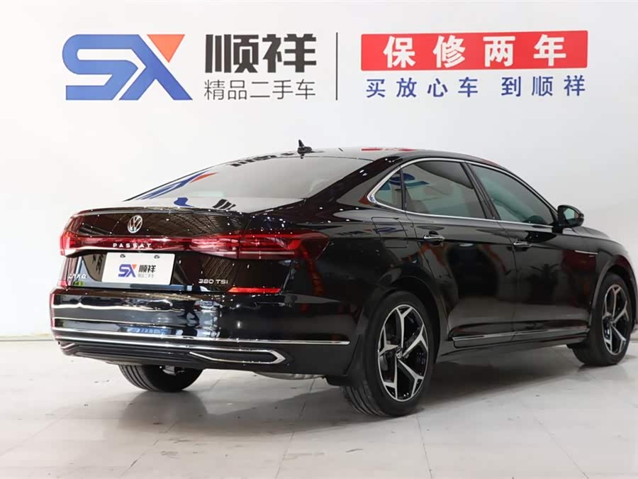 Volkswagen Passat 2025 car image #5