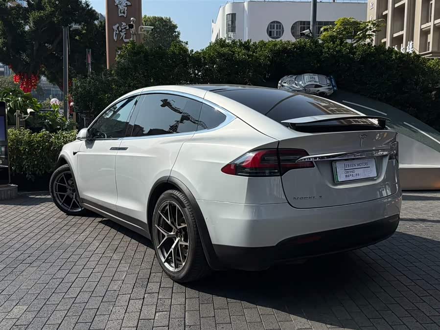 Tesla Model X 2017 car image #5