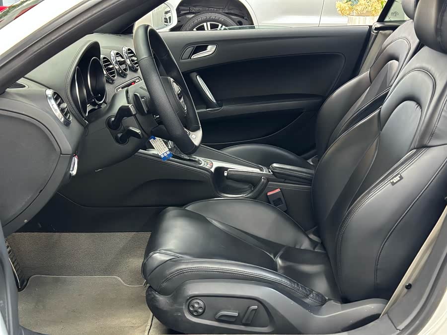 Audi TT 2009 car image #5