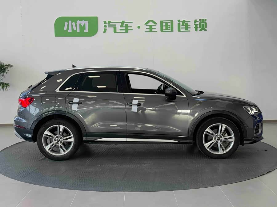 Audi Q3 2022 car image #5