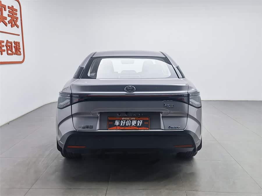 Toyota bZ3 2024 immagine di auto #5