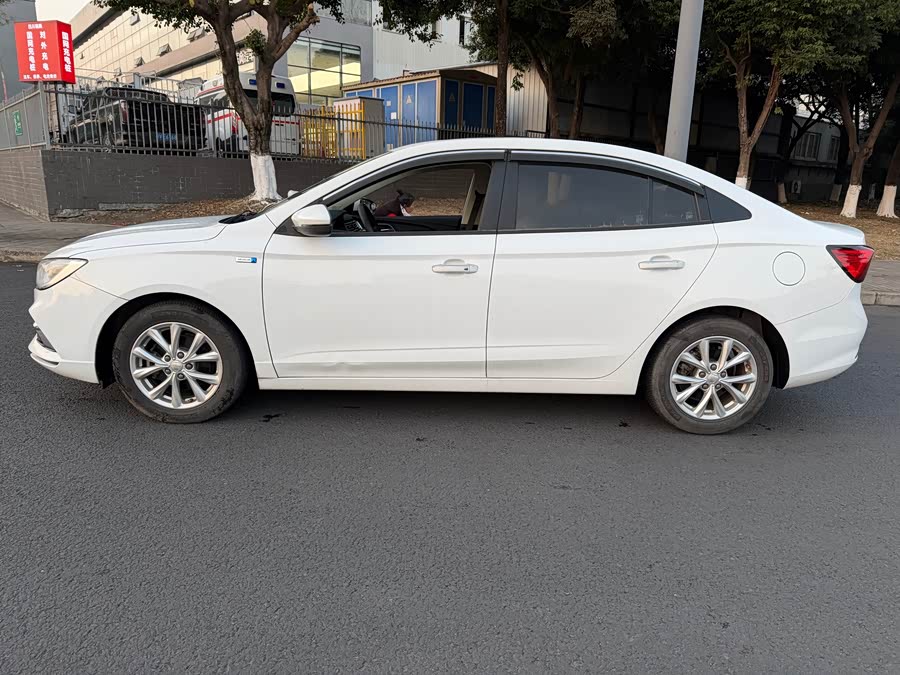 Roewe i5 2019 car image #5