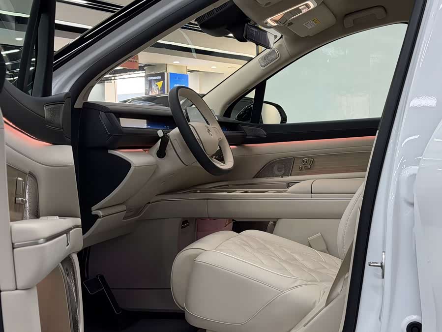 蔚来 蔚来ES8 2025 汽车图片 #5