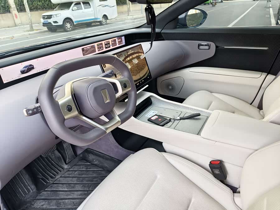Avatr 12 2024 car image #5