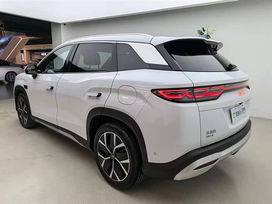 BYD SongL DM-i 2025 #5 BYD SongL DM-i 2025 car image #5