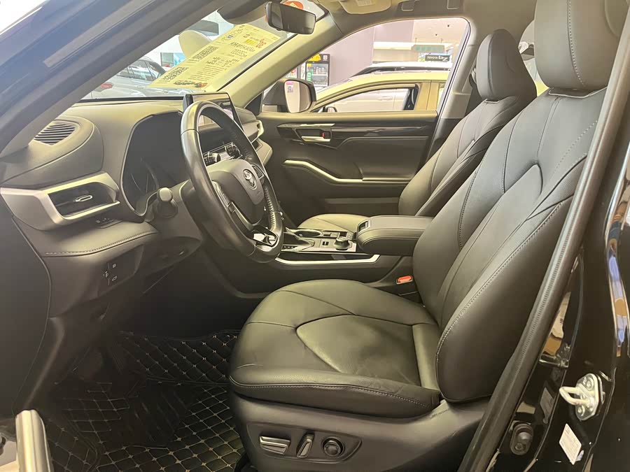 Toyota Highlander 2024 car image #5