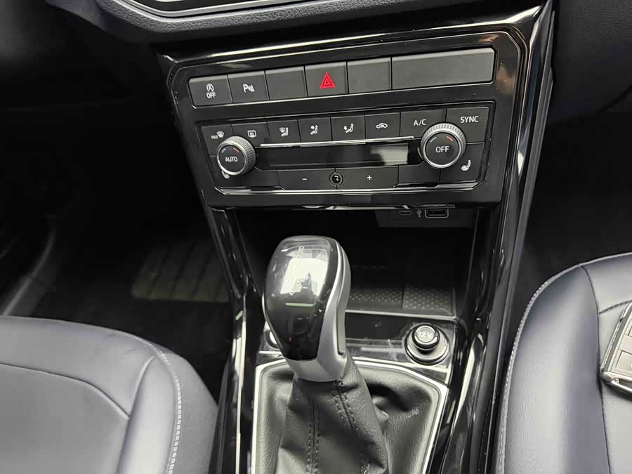 Volkswagen Tharu 2024 car image #5