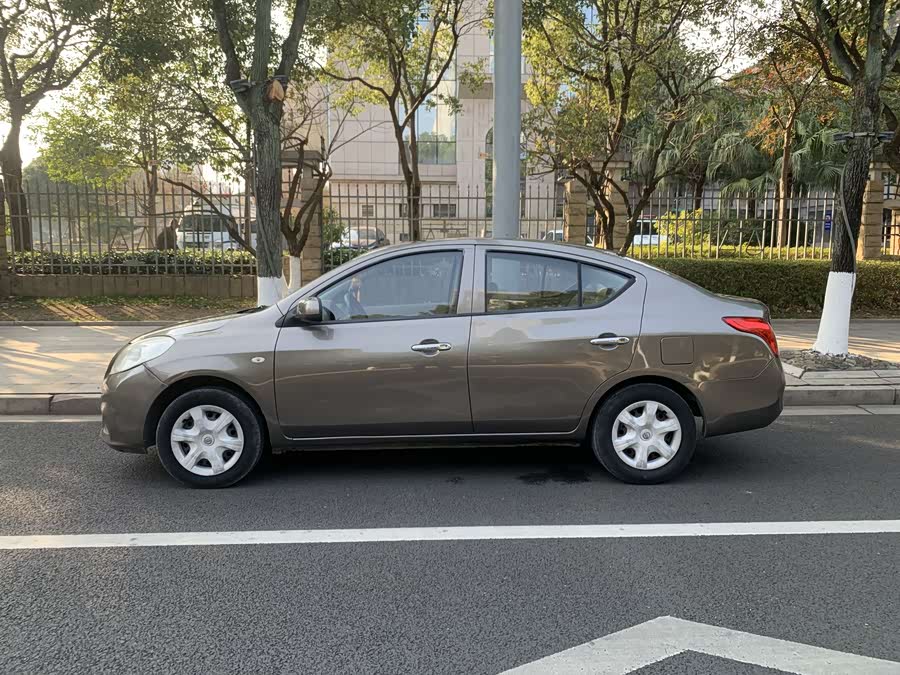 Nissan Sunny 2013 immagine di auto #5
