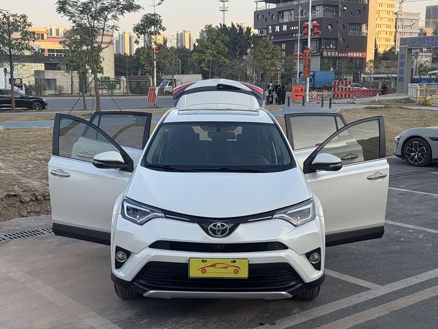 Toyota RAV4 2017 car image #5