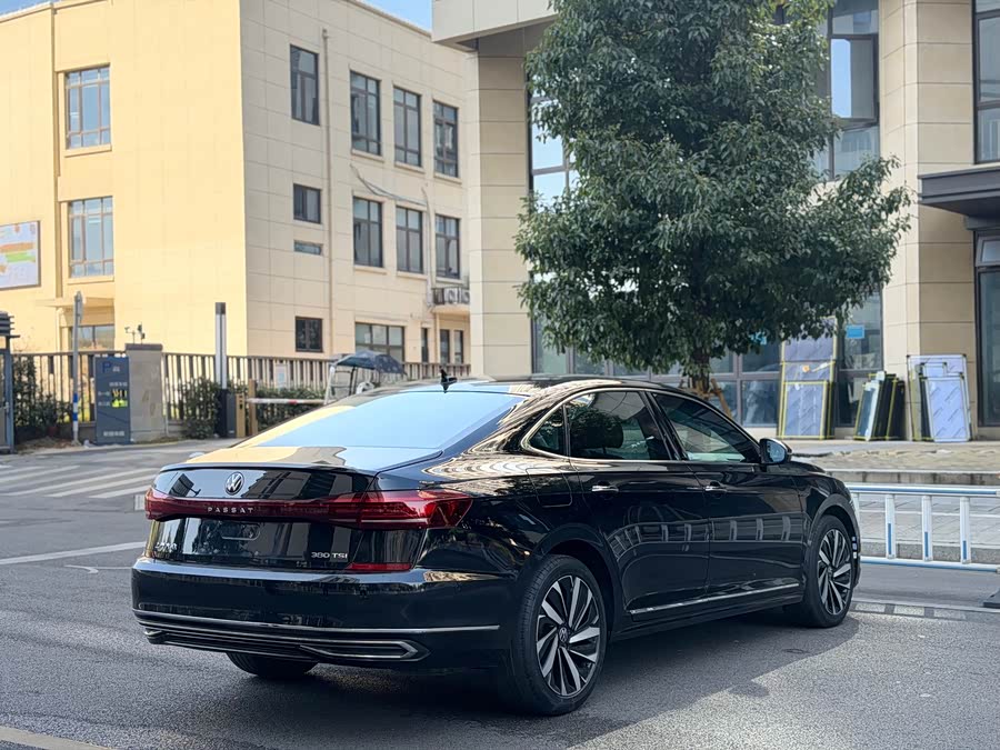 Volkswagen Passat 2022 صورة سيارة #5