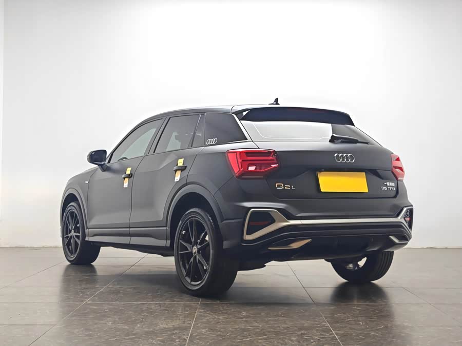 Audi Q2L 2023 car image #5
