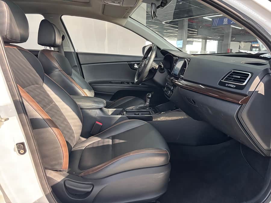 Kia K5 2019 immagine di auto #5