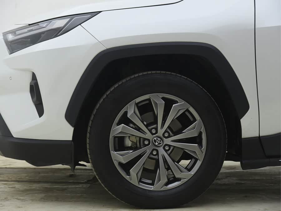 Toyota RAV4 2023 car image #5