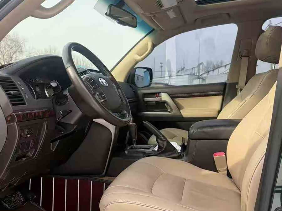 Toyota Land Cruiser 2012 #5 Toyota Land Cruiser 2012 car image #5