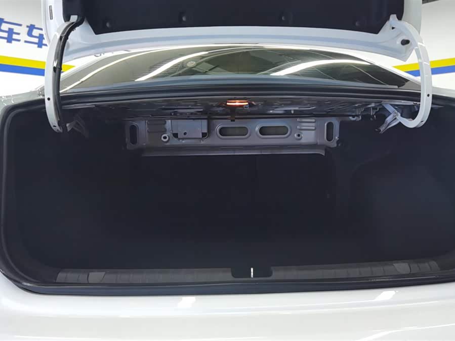 GEELY Emgrand 2025 #5 GEELY Emgrand 2025 car image #5