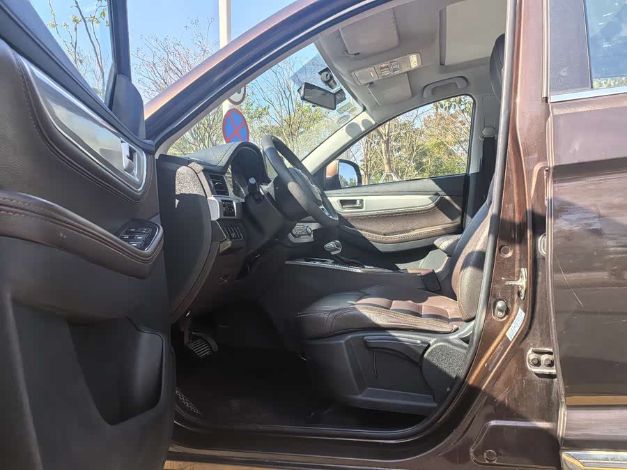 Forthing JOYEAR X5 2019 صورة سيارة #5