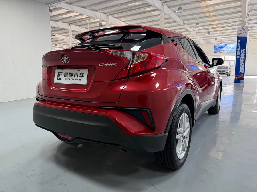 Toyota C-HR 2022 изображение автомобиля #5