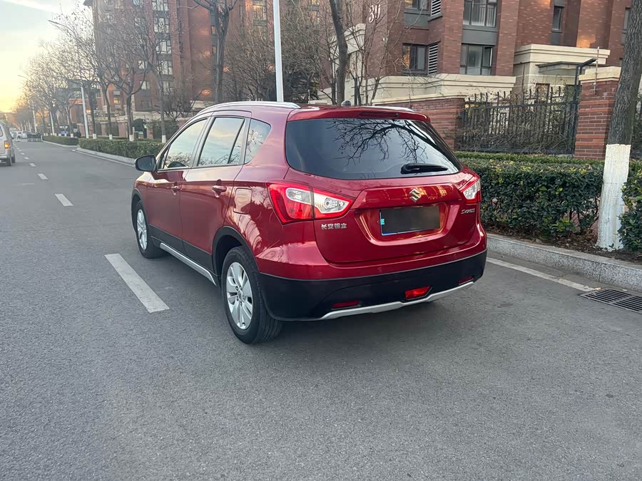 Suzuki S-Cross 2016 imagem de carro #5