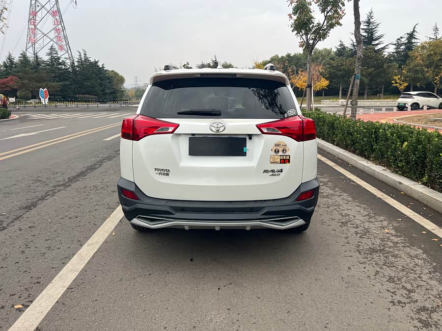 Toyota RAV4 2015 car image #5