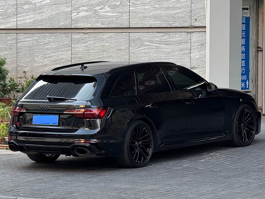 Audi RS 4 2022 immagine di auto #5