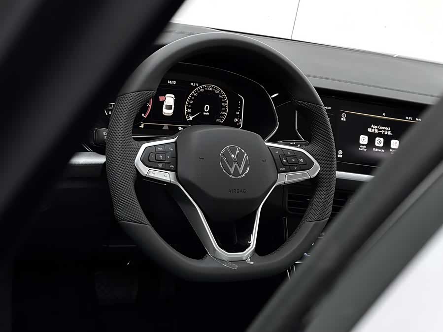 Volkswagen Passat 2025 immagine di auto #5