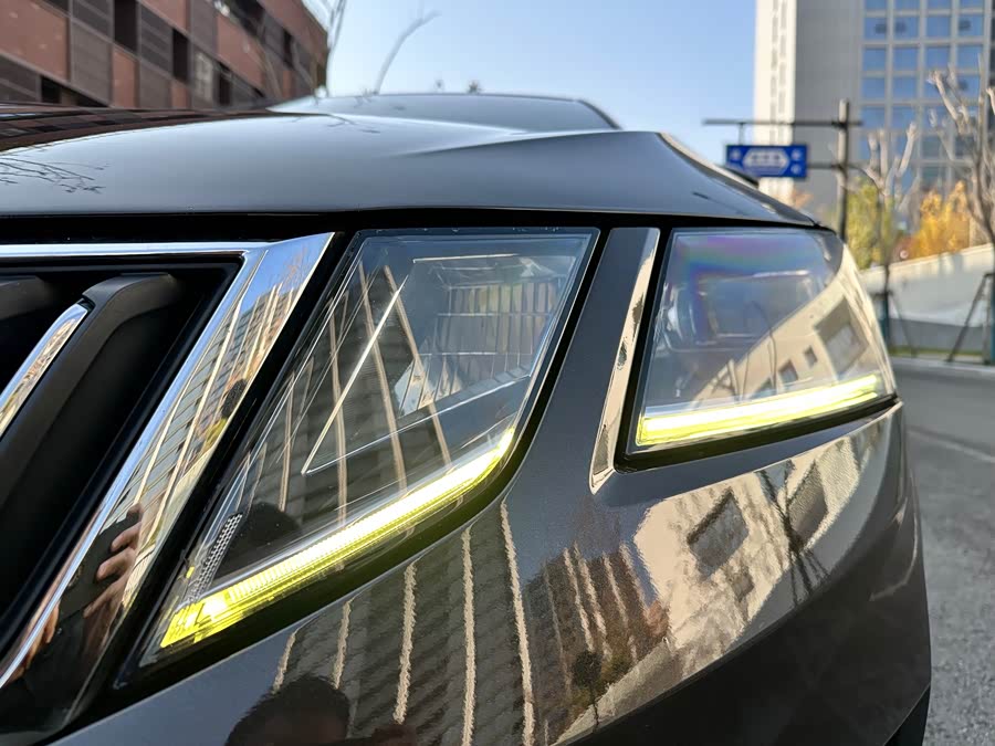 Skoda Octavia 2018 car image #5