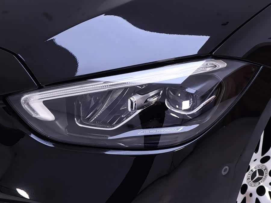 Mercedes-Benz C Class 2025 car image #5