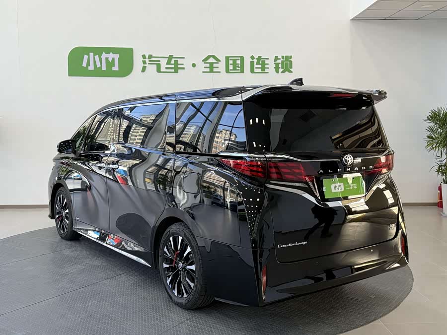Toyota Alphard 2025 car image #5