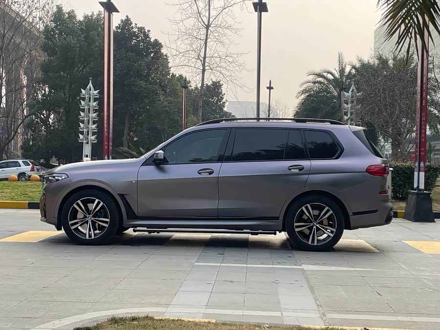 BMW X7 2020 car image #5