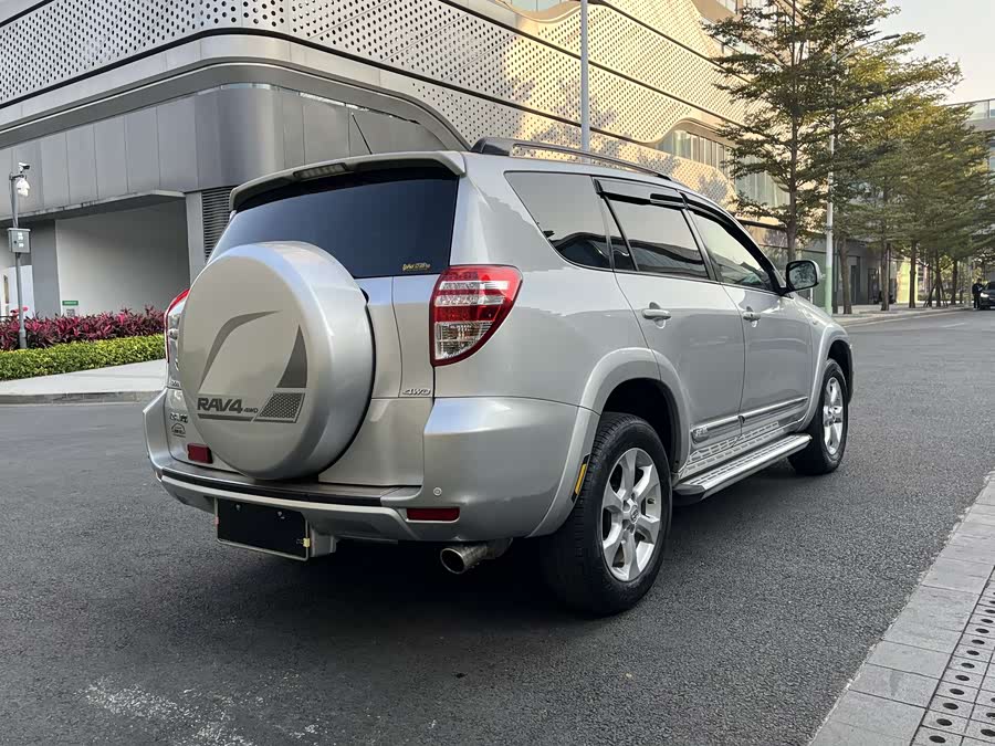 Toyota RAV4 2010 #5 Toyota RAV4 2010 car image #5