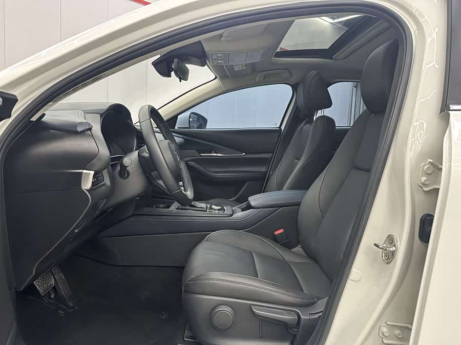 Mazda CX-30 2022 изображение автомобиля #5