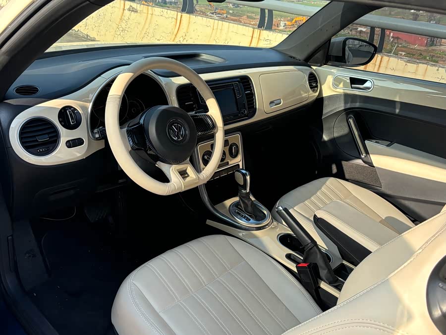 Volkswagen Beetle 2017 car image #5
