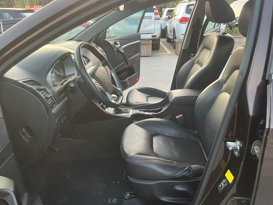 GEELY Emgrand 2015 car image #5