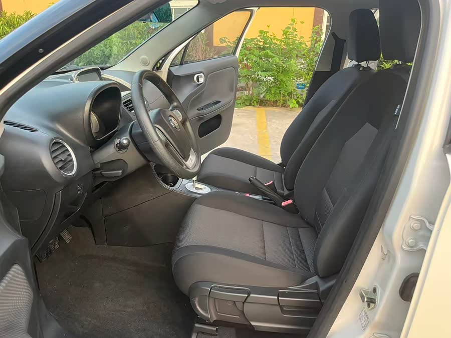 MG 3 2015 car image #5