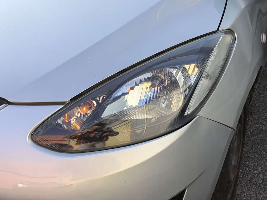 Mazda 2 Sedan 2008 صورة سيارة #5