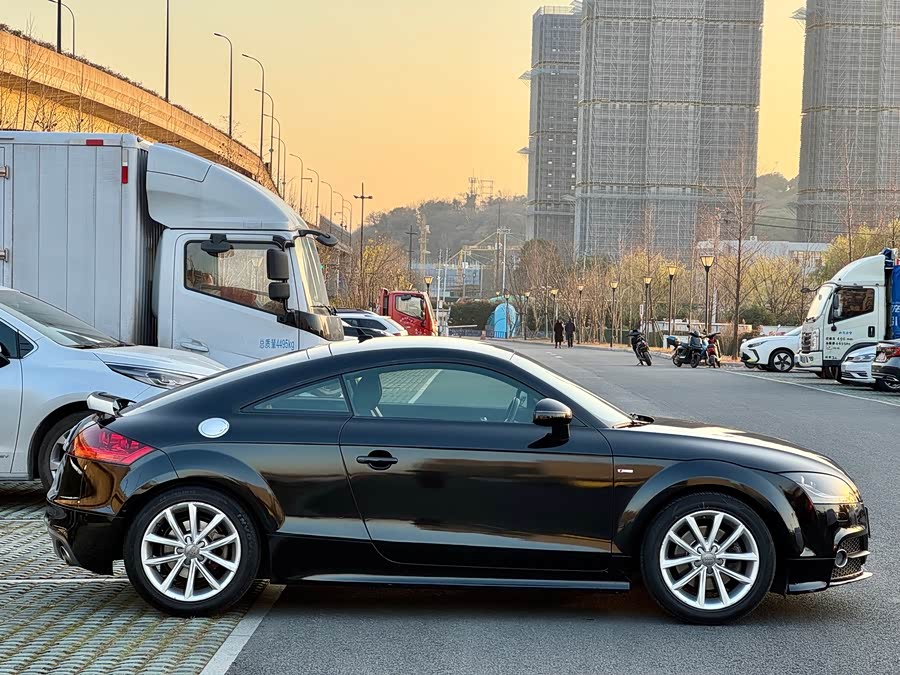 Audi TT 2013 #5 Audi TT 2013 car image #5