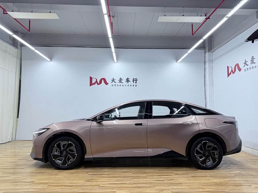 Toyota bZ3 2023 immagine di auto #5