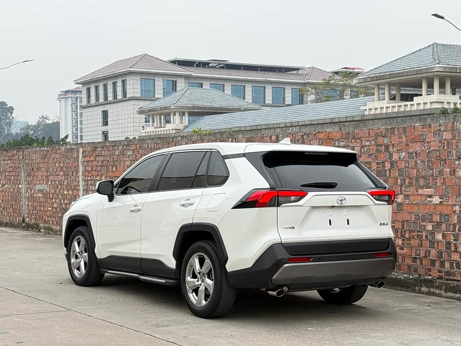 Toyota RAV4 2020 #5 Toyota RAV4 2020 car image #5