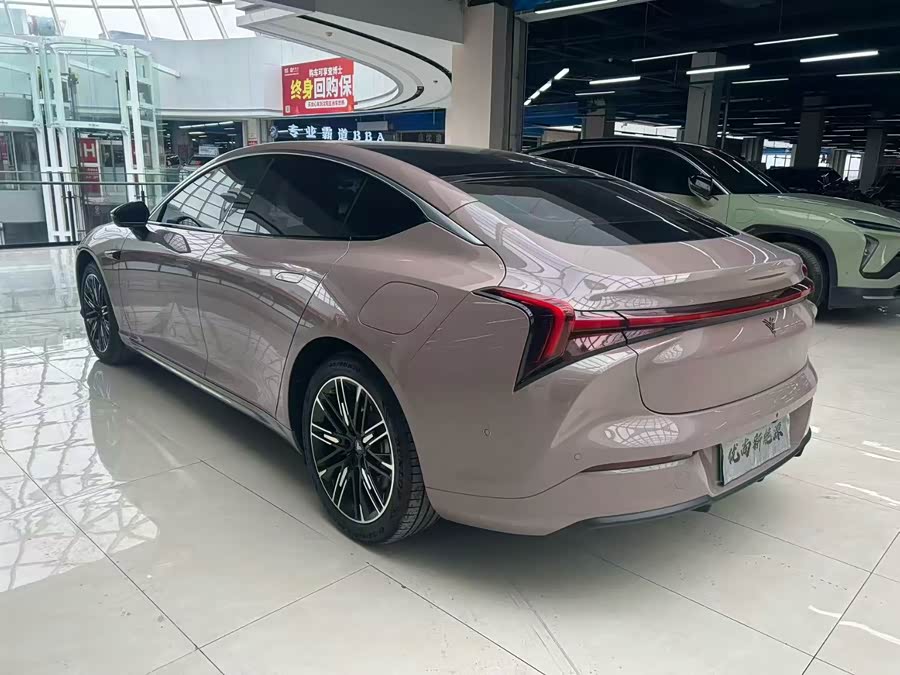 哪吒汽车 哪吒S 2023 汽车图片 #5