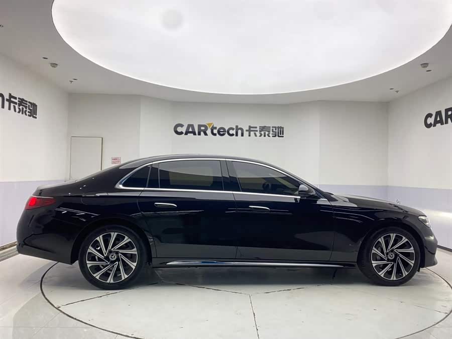 Mercedes-Benz E Class 2025 car image #5