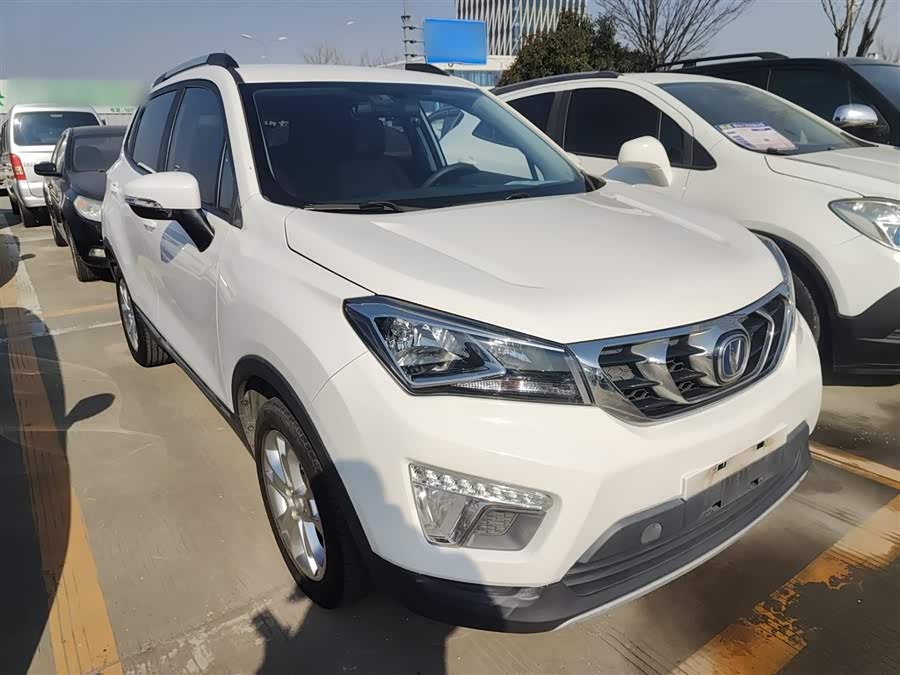 Changan CS15 2018 صورة سيارة #5