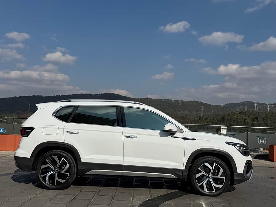 Volkswagen Tharu 2023 car image #5