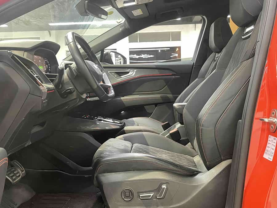 Audi Q5 e-tron 2022 صورة سيارة #5