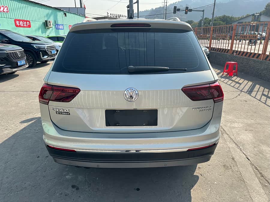 Volkswagen Tiguan L 2016 car image #5