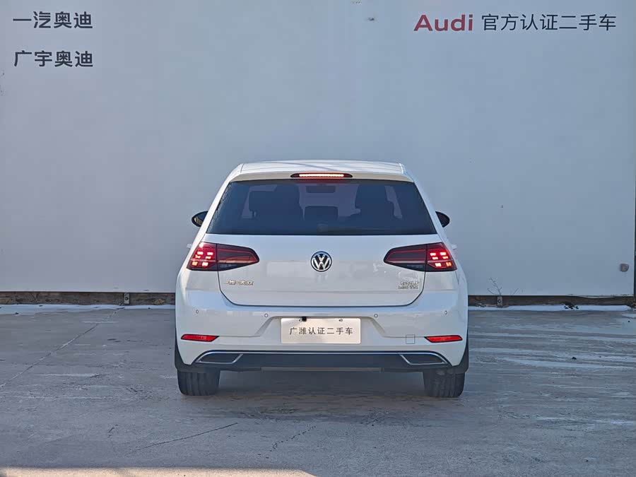 Volkswagen Golf 2019 car image #5