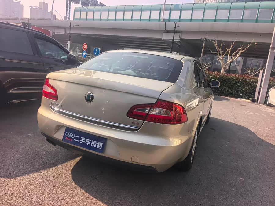 Skoda Superb 2013 car image #5