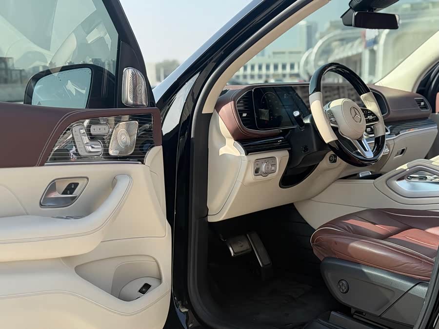 Mercedes-Benz GLS Class 2023 car image #5