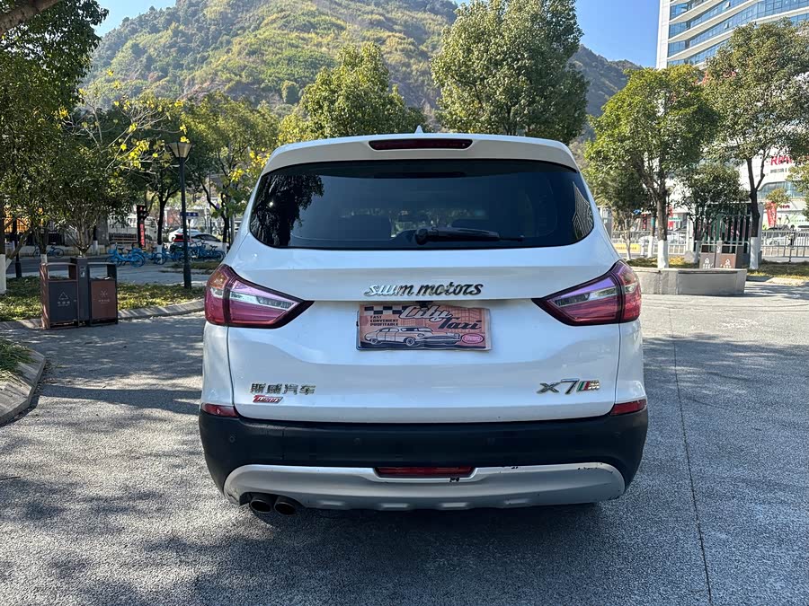 SWM X7 2019 изображение автомобиля #5