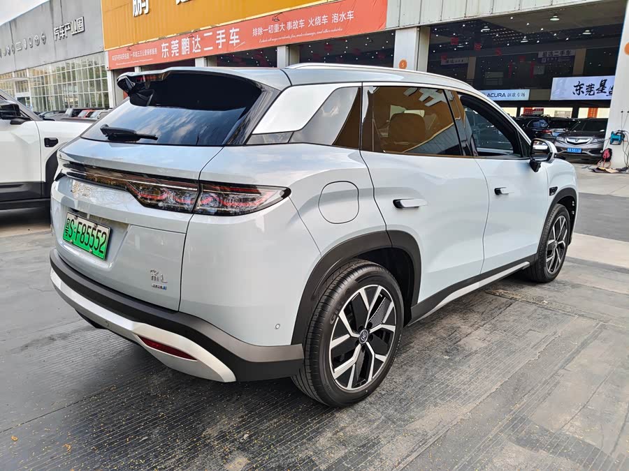 BYD SongL DM-i 2025 car image #5